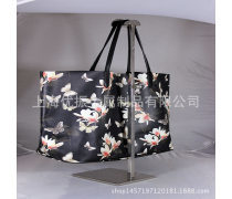 不锈钢挂包架 实用性与美学兼备的收纳解决方案