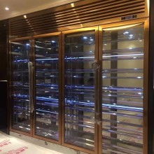 2020年酒柜价格趋势与不锈钢挂包架批发指南