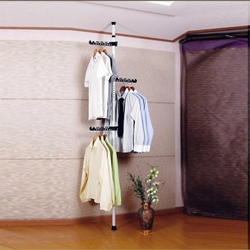 顶天立地置物架衣架 家居收纳的理想选择